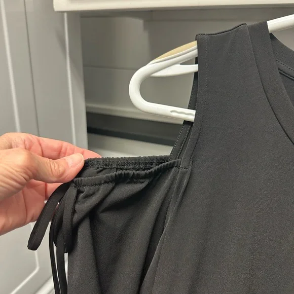 Black polyester peekaboo shoulder dress-flowy and comfortable! Like new. - Picture 3 of 7